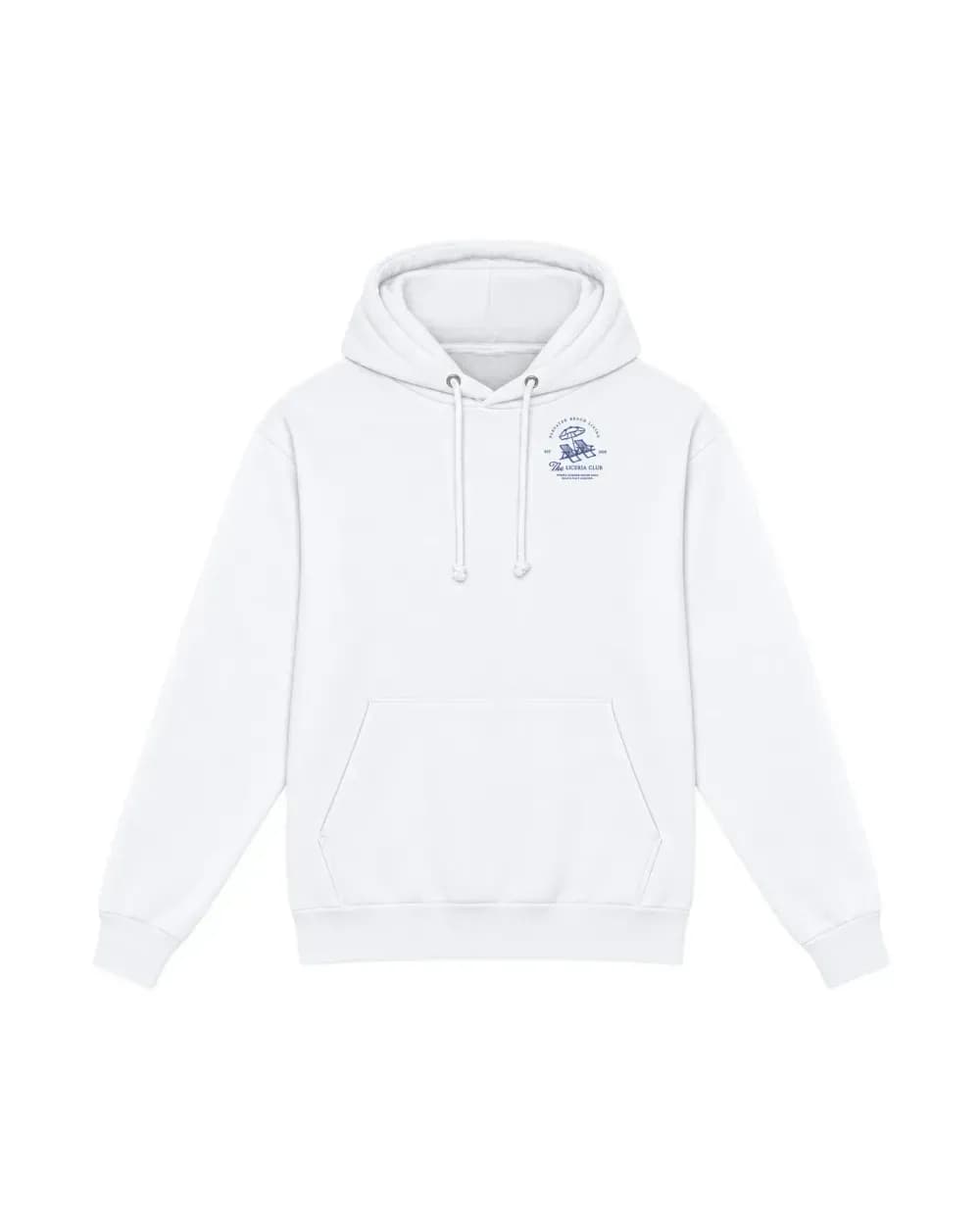 Logo brodé côté cœur sur un hoodie blanc, tenue d’artisans