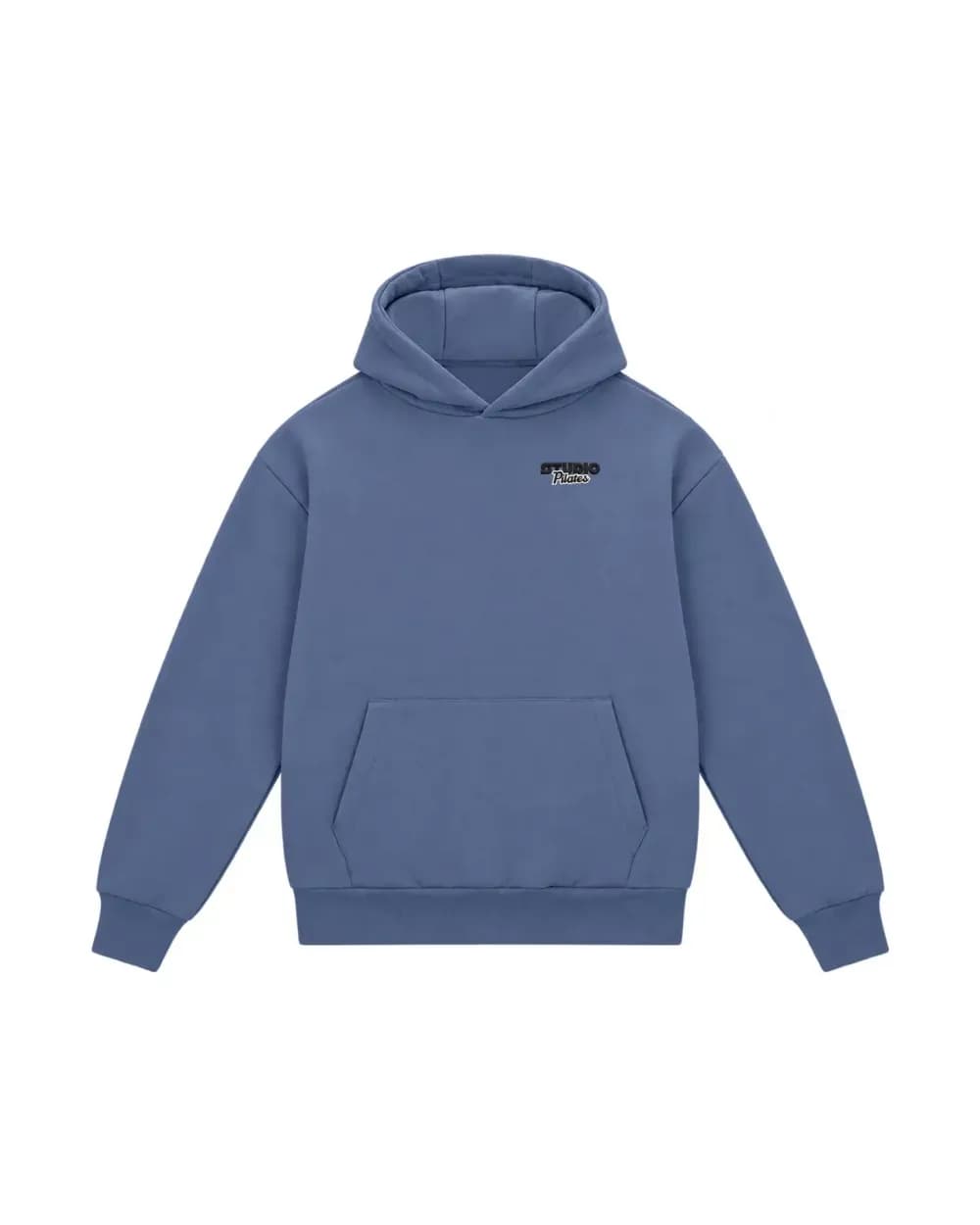 Logo d’entreprise brodé au fil sur le cœur d’un hoodie bleu denim